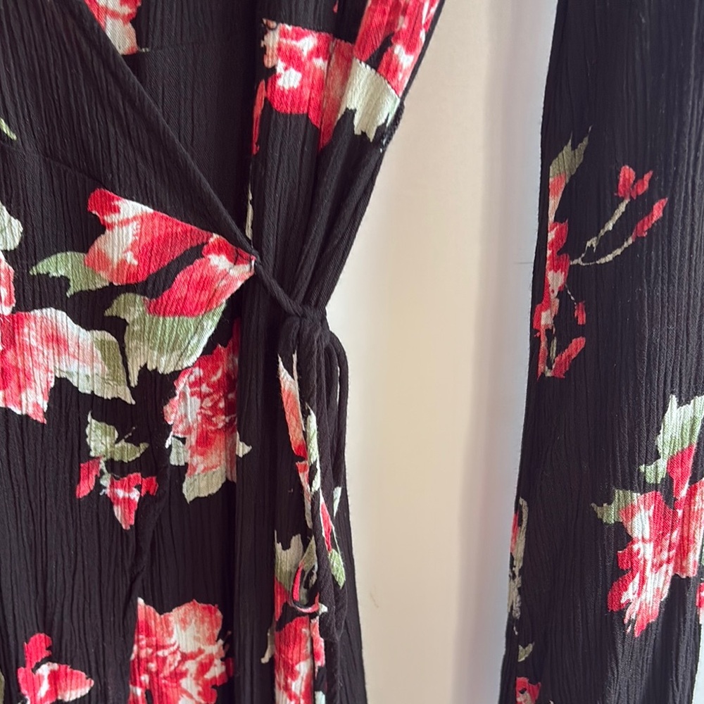 Floral Black Midi Wrap Dress Size M/L - Picture 4 of 9
